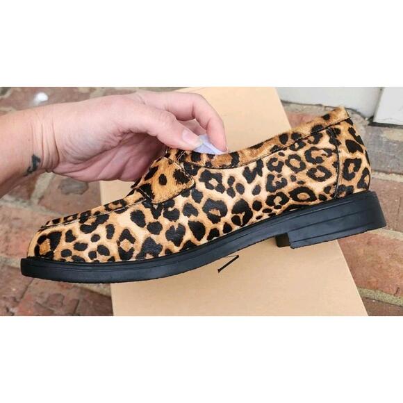 Wydr Studios Reese Low Heel Classic Loafers Shoes, Leopard Print, Women's US 9WW - Picture 3 of 9